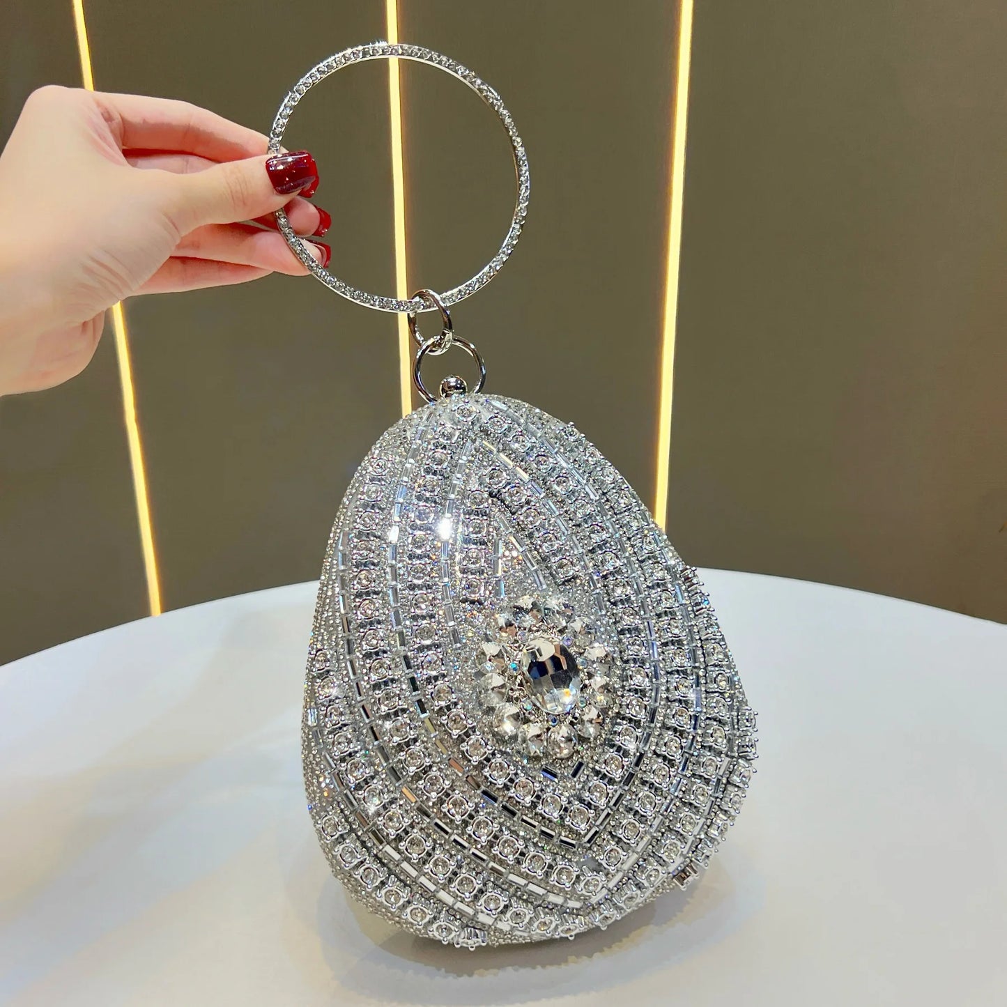 New high-end rhinestone handbag bag fashionable personalized dinner handbag light luxury messenger bag heavy industry handbag