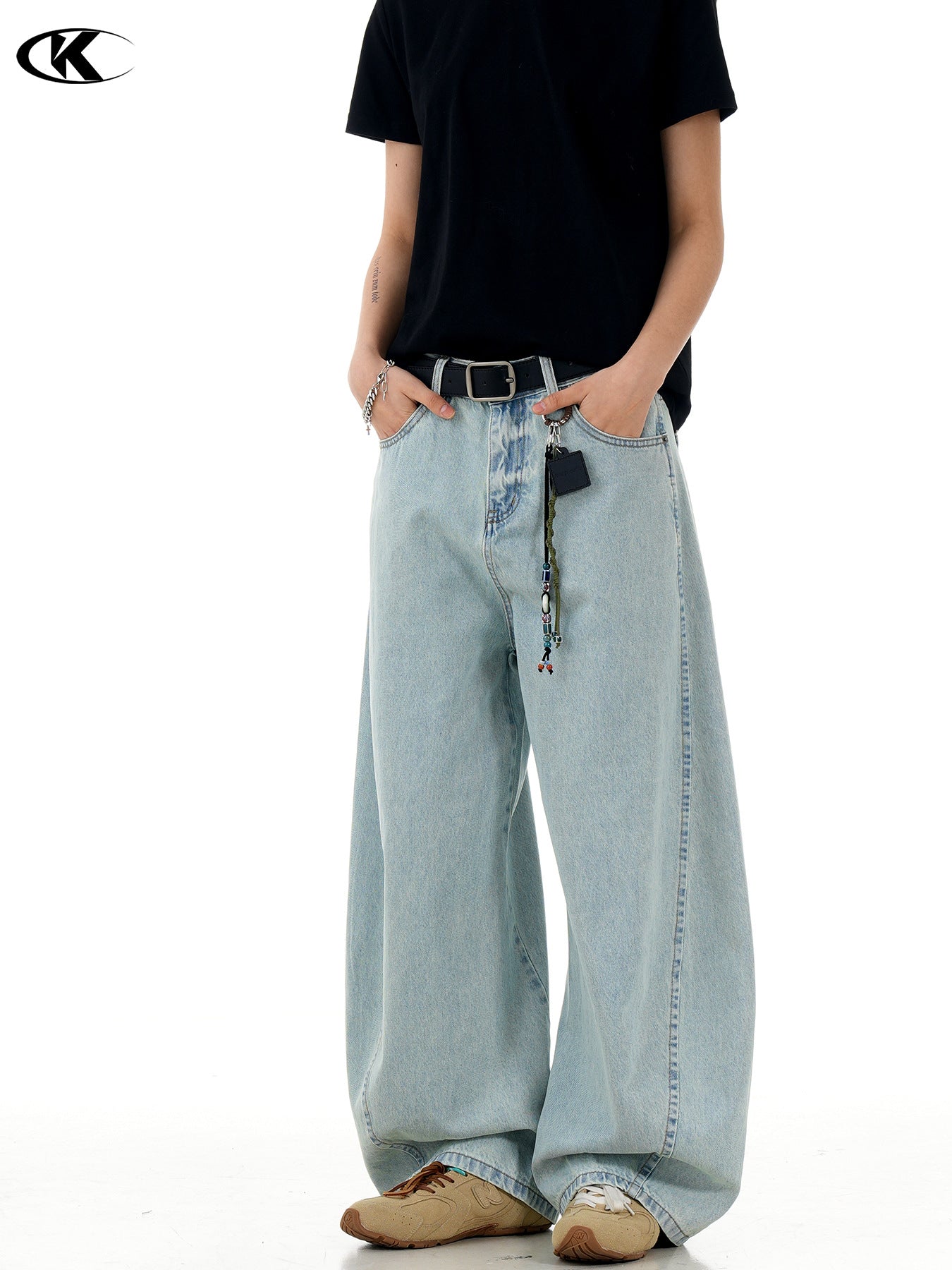 11Kn American Retro Ice Blue Scimitar Jeans for Men and Women, Distressed Washed Slimming Look Simple Wide-Leg Stacked Pants
