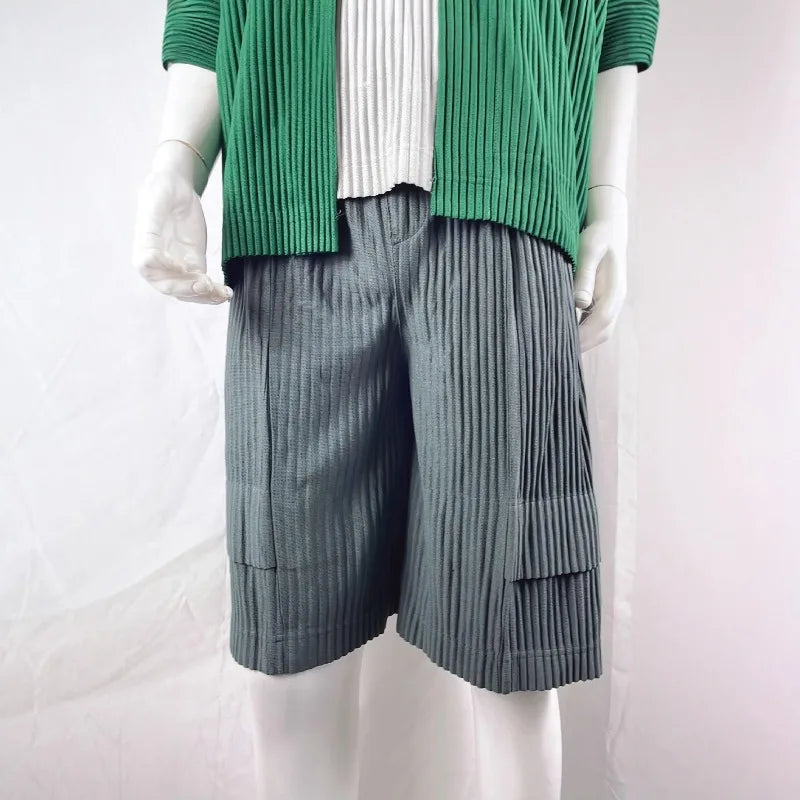 Miyake Pleated Shorts Set Men 2026 Summer New Casual Vest + Elastic Waist High Stretch Cargo Pants 2-Piece Set Unique Versatile
