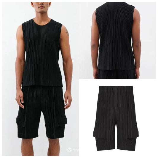 Miyake Pleated Shorts Set Men 2026 Summer New Casual Vest + Elastic Waist High Stretch Cargo Pants 2-Piece Set Unique Versatile