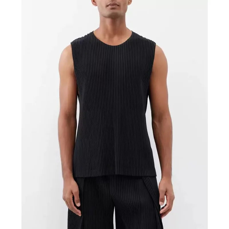 Miyake Pleated Shorts Set Men 2026 Summer New Casual Vest + Elastic Waist High Stretch Cargo Pants 2-Piece Set Unique Versatile