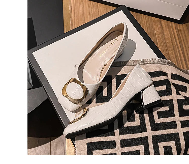 Plus Size 42 43 Women Pumps Med Heel Square Toe Pumps Office Lady Imitation Crocodile Leahter Shoes Big Gold Metal Chain Slip On