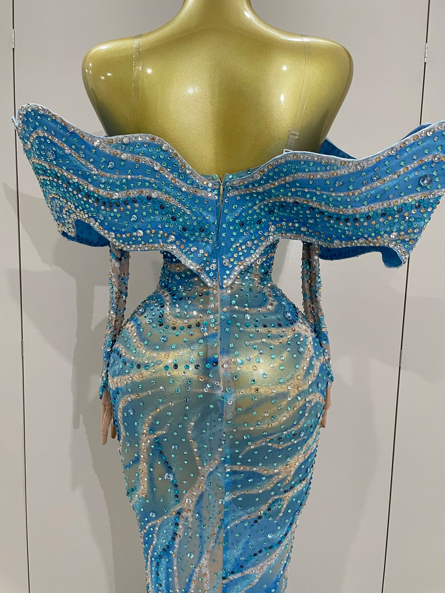 2025 Luxury Sparkly Rhinestones Blue Long Dress With Gloves Women Party Evening Birthday Dresses Celebrate Stage Catwalk Gowns