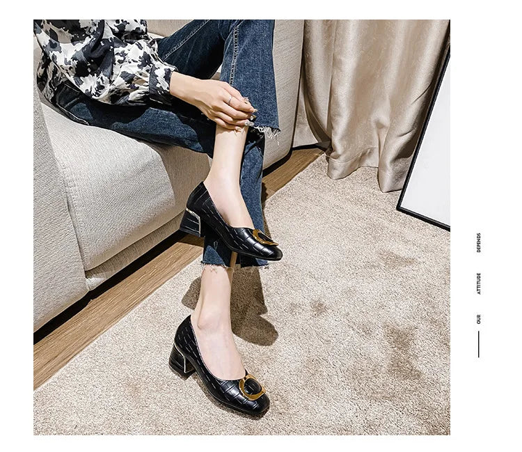 Plus Size 42 43 Women Pumps Med Heel Square Toe Pumps Office Lady Imitation Crocodile Leahter Shoes Big Gold Metal Chain Slip On