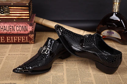 Italian Style Gentleman Dress Shoes Men black Metal Pointed Toe Snake Grain Genuine Leather Shoes Business Party Shoes Men Flat