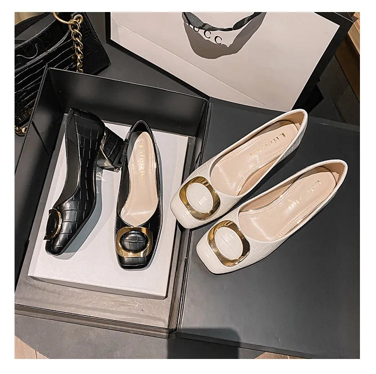 Plus Size 42 43 Women Pumps Med Heel Square Toe Pumps Office Lady Imitation Crocodile Leahter Shoes Big Gold Metal Chain Slip On