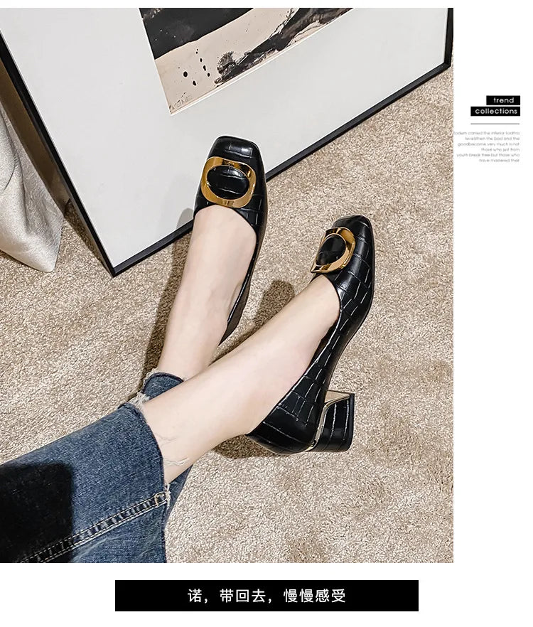 Plus Size 42 43 Women Pumps Med Heel Square Toe Pumps Office Lady Imitation Crocodile Leahter Shoes Big Gold Metal Chain Slip On