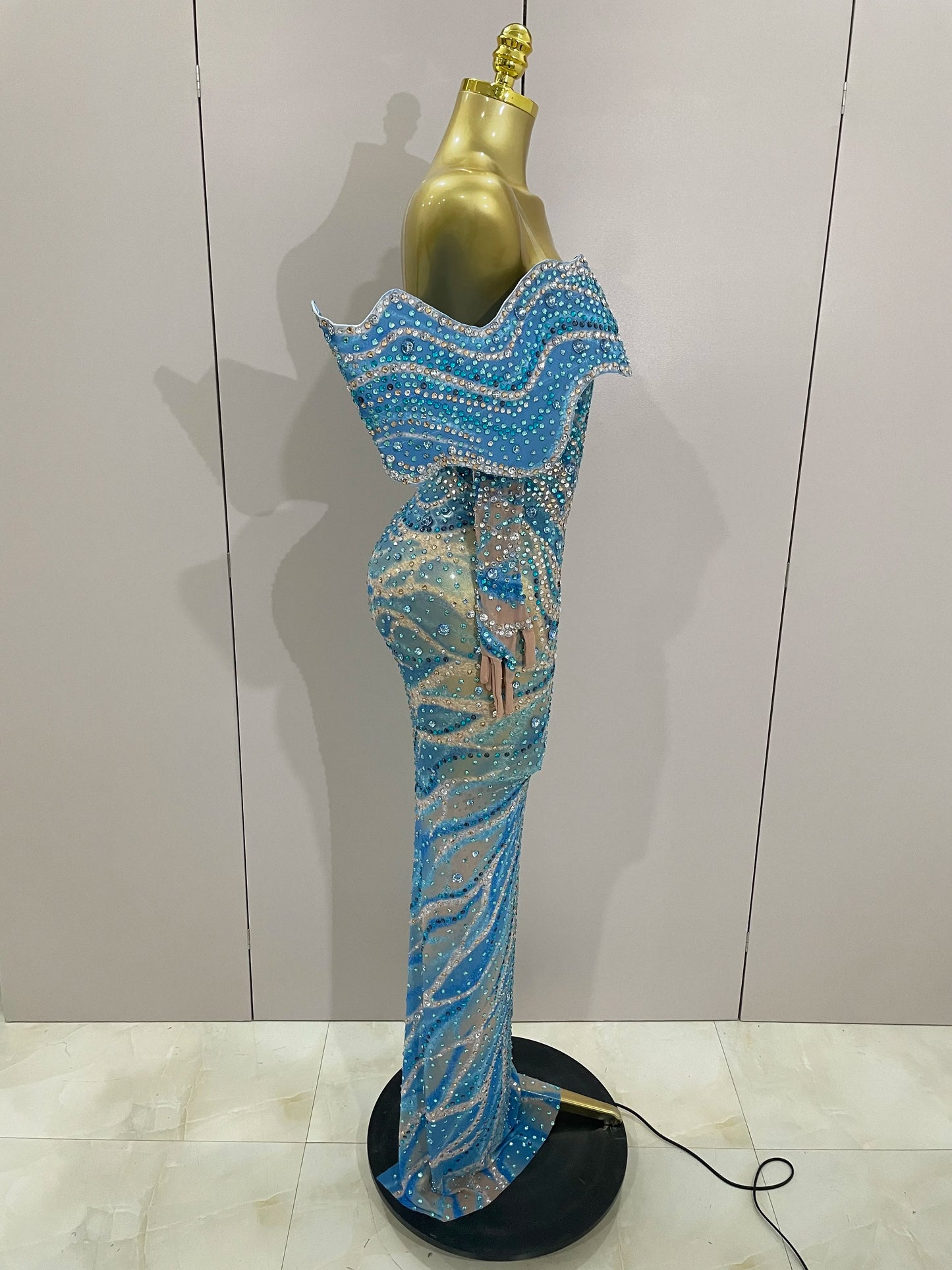 2025 Luxury Sparkly Rhinestones Blue Long Dress With Gloves Women Party Evening Birthday Dresses Celebrate Stage Catwalk Gowns