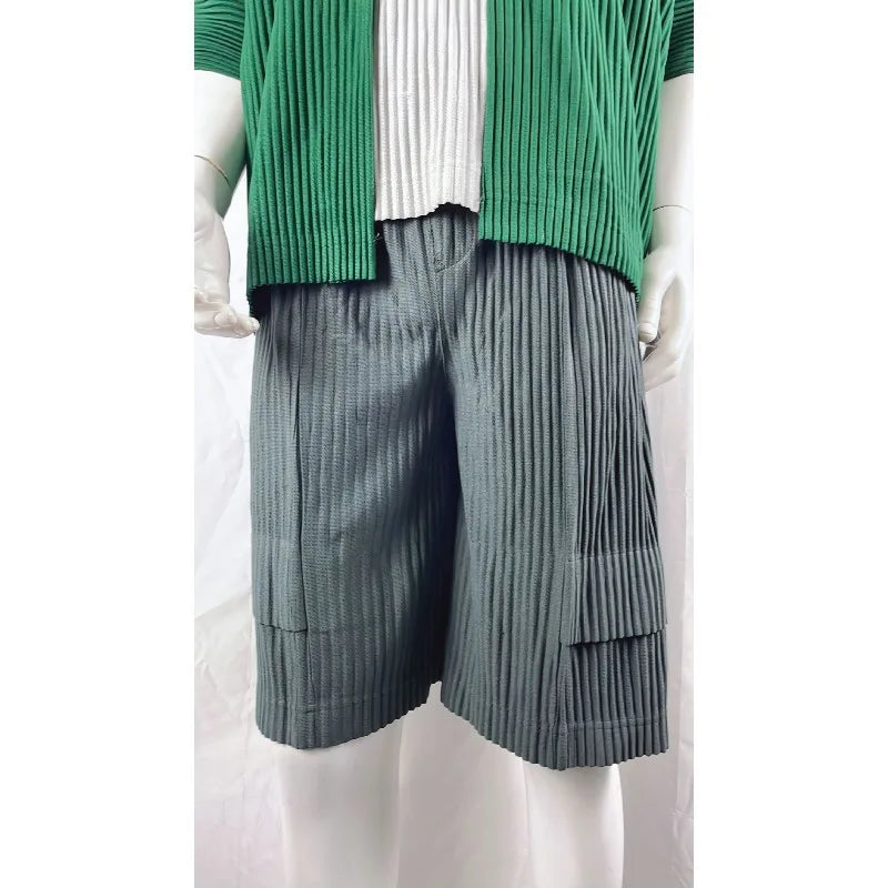 Miyake Pleated Shorts Set Men 2026 Summer New Casual Vest + Elastic Waist High Stretch Cargo Pants 2-Piece Set Unique Versatile