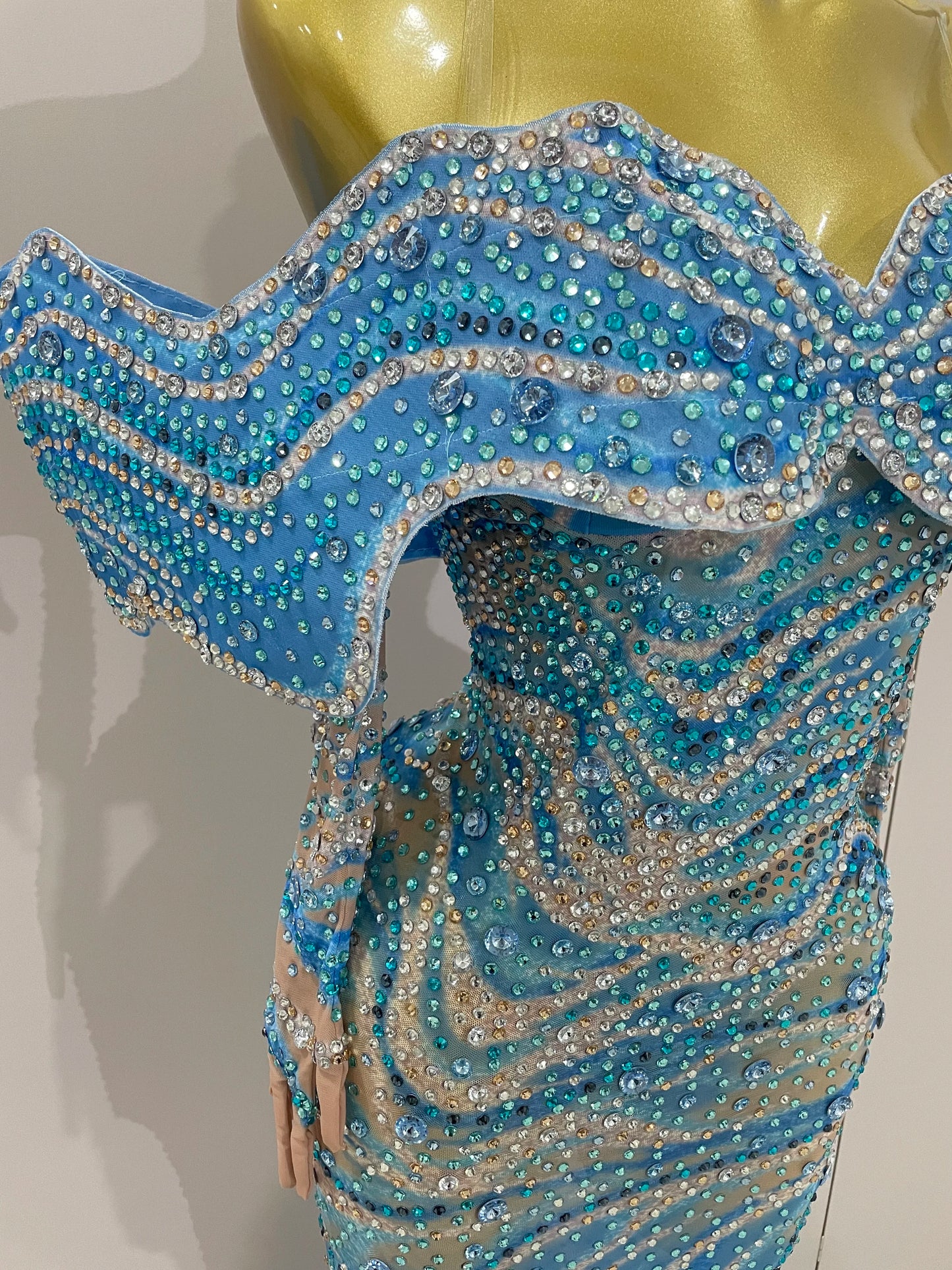 2025 Luxury Sparkly Rhinestones Blue Long Dress With Gloves Women Party Evening Birthday Dresses Celebrate Stage Catwalk Gowns
