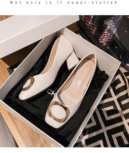 Plus Size 42 43 Women Pumps Med Heel Square Toe Pumps Office Lady Imitation Crocodile Leahter Shoes Big Gold Metal Chain Slip On