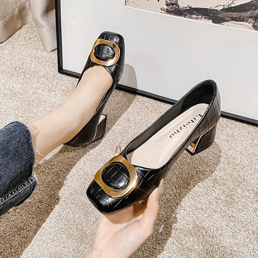 Plus Size 42 43 Women Pumps Med Heel Square Toe Pumps Office Lady Imitation Crocodile Leahter Shoes Big Gold Metal Chain Slip On